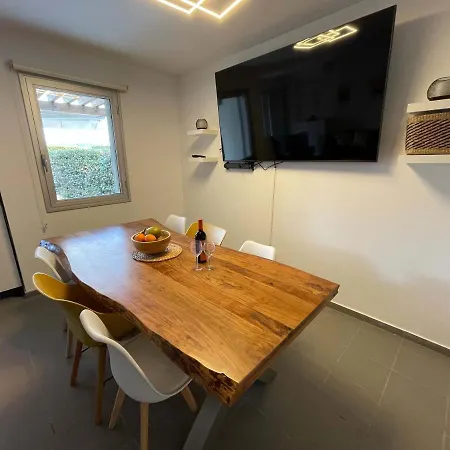 Casa-mont-roig, New Renovated, 5 Minutes To