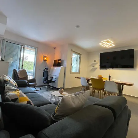 Casa-mont-roig, New Renovated, 5 Minutes To Appartement